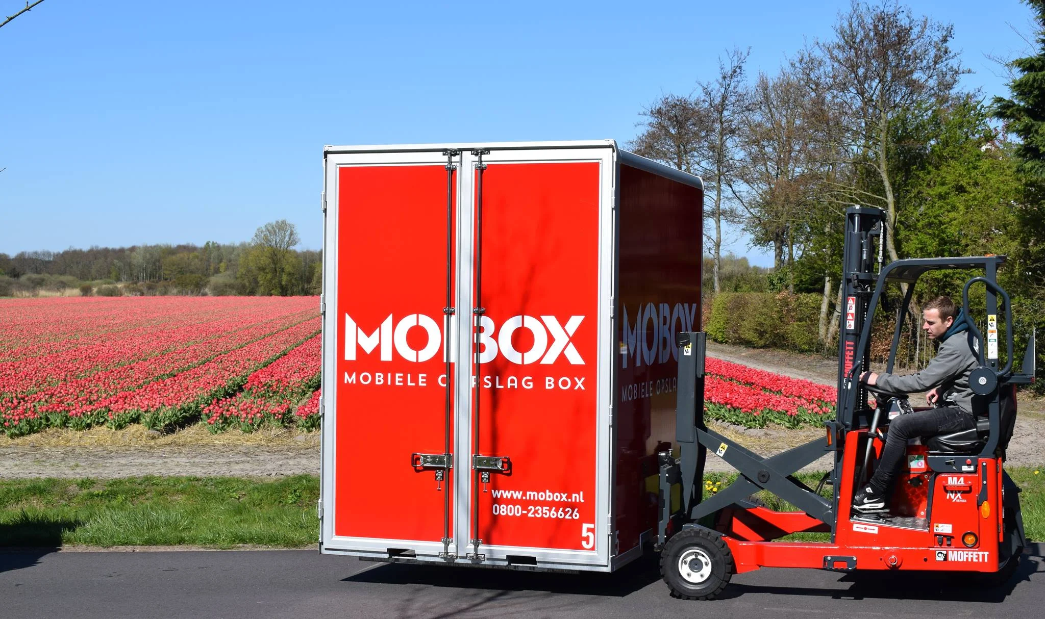 57239017_2649994855042357_8061238892549898240_o-kopie tijdelijke opslag weggebracht via hefttruck